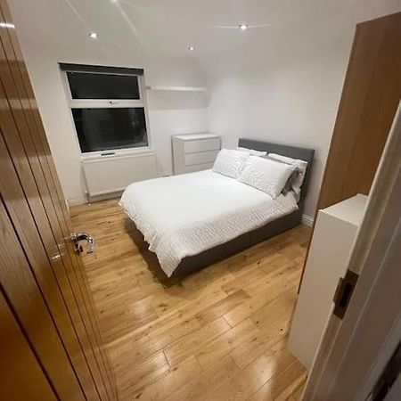 2 Bedroom Apartment In Hampdenrd Londen Buitenkant foto