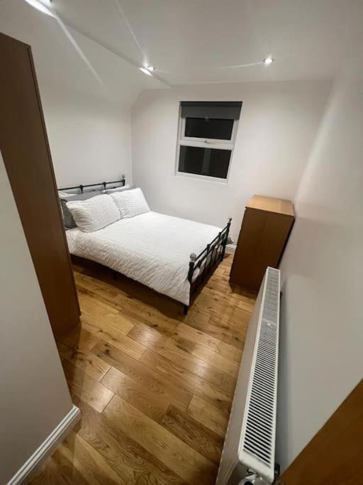 2 Bedroom Apartment In Hampdenrd Londen Buitenkant foto